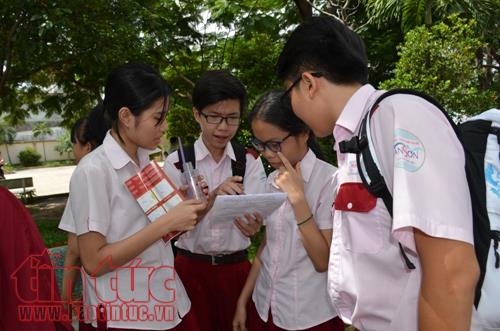 TP Hồ Chí Minh: Thí sinh 'phát khóc' với đề thi môn Toán ảnh 2