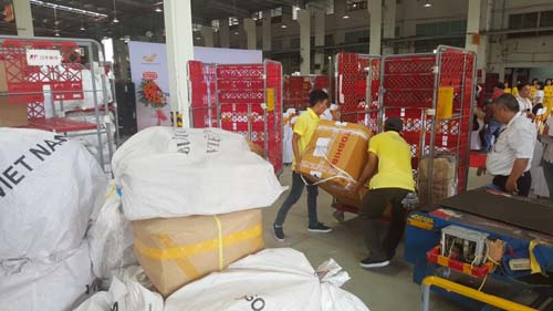 Bưu điện Việt Nam triển khai việc vận chuyển bưu gửi hiện đại ảnh 1