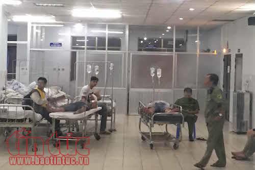 Hỗn chiến sau va chạm giao thông, hai người nhập viện ảnh 2