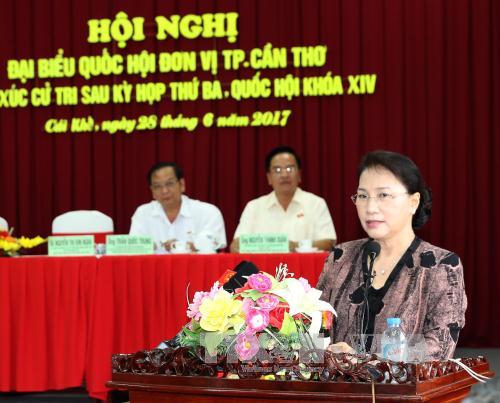 Chủ tịch Quốc hội Nguyễn Thị Kim Ngân tiếp xúc cử tri Cần Thơ ảnh 1