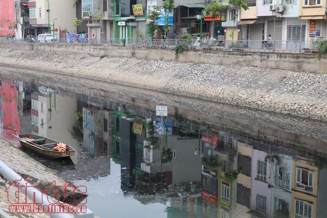 Sông Thủ đô 'thoi thóp' vì bùn, rác ảnh 11