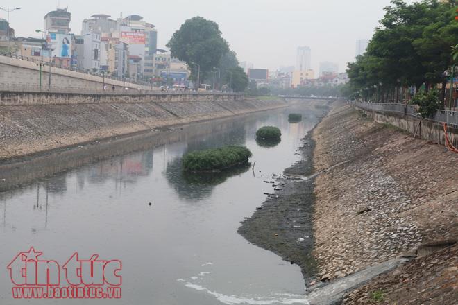 Sông Thủ đô 'thoi thóp' vì bùn, rác ảnh 16