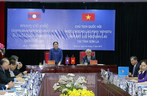 Chủ tịch Quốc hội Lào Pany Yathotou gặp mặt lưu học sinh Lào tại Sơn La ảnh 1