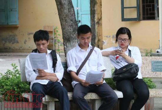 Điểm thi THPT Quốc gia: 'Cơn mưa' điểm 10 từ các địa phương ảnh 1