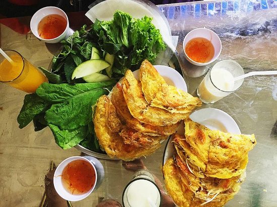 Ảo thuật gia Sáu Phước mở quán bánh xèo ảnh 3