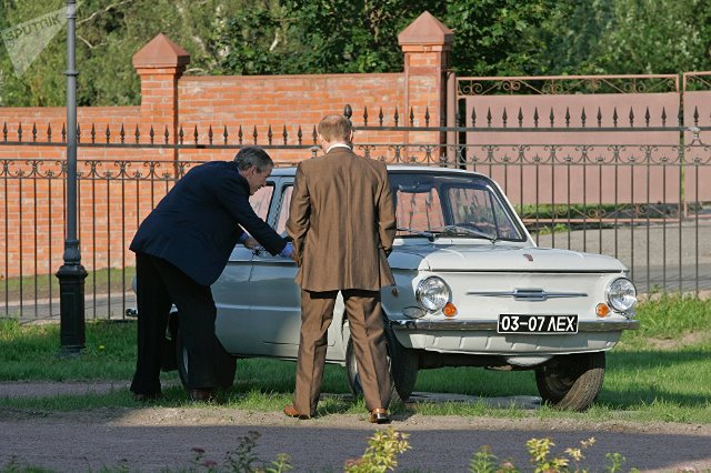 Ngắm dàn 'xế hộp' Tổng thống Nga Putin từng cầm lái qua năm tháng ảnh 2