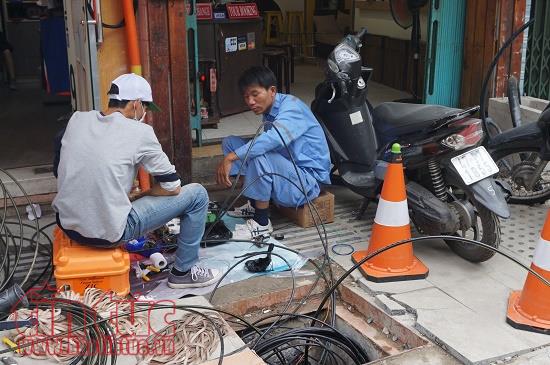 Phố đi bộ Bùi Viện lỗi hẹn khai trương, vẫn cấm xe từ tối nay ảnh 1