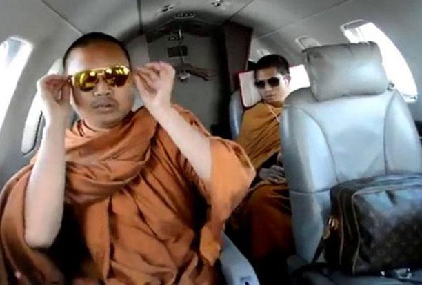 Mỹ cho phép Thái Lan dẫn độ nhà sư ‘đại gia' ăn chơi khét tiếng về nước ảnh 1