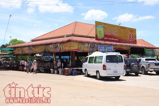 Khám phá chợ côn trùng đặc sản ‘nhìn phát khiếp’ ở đất nước Chùa Tháp ảnh 1