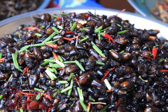 Khám phá chợ côn trùng đặc sản ‘nhìn phát khiếp’ ở đất nước Chùa Tháp ảnh 11