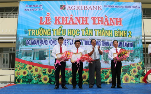 Agribank Bến Tre tài trợ trường Tiểu Học Tân Thành Bình 2 ảnh 1