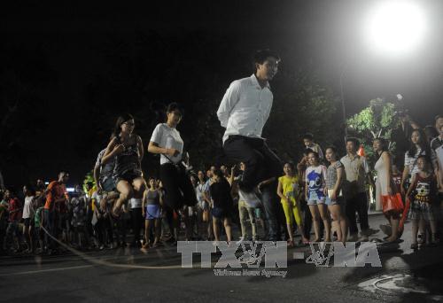 Sẽ xử lý triệt để hàng rong tại không gian đi bộ hồ Hoàn Kiếm ảnh 1