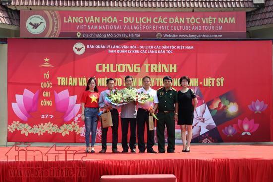 Tri ân các liệt sĩ tại Làng Văn hóa- du lịch các dân tộc Việt Nam ảnh 2