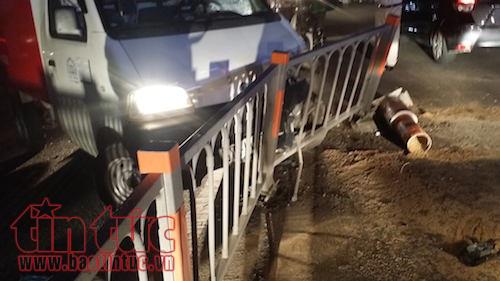 Va chạm liên hoàn giữa xe tải và hai xe máy, một người trọng thương ảnh 2