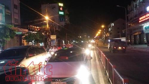 Va chạm liên hoàn giữa xe tải và hai xe máy, một người trọng thương ảnh 4