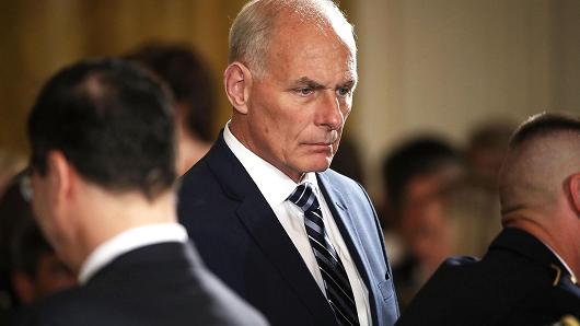 Tiết lộ nội dung cuộc nói chuyện tay đôi giữa tân Chánh Văn phòng Nhà Trắng và ông Trump ảnh 1