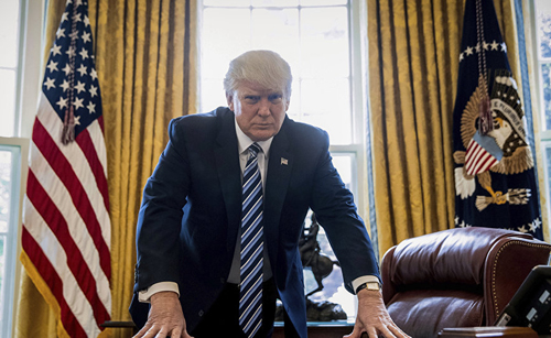 Tổng thống Mỹ Donald Trump rơi vào bẫy khi ký dự luật trừng phạt Nga? ảnh 1