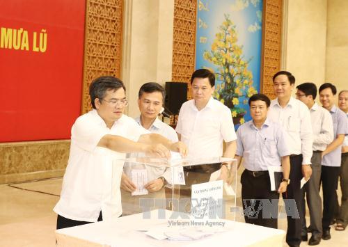 Lãnh đạo Đảng, Nhà nước quyên góp ủng hộ đồng bào Tây Bắc bị thiệt hại do mưa lũ ảnh 2