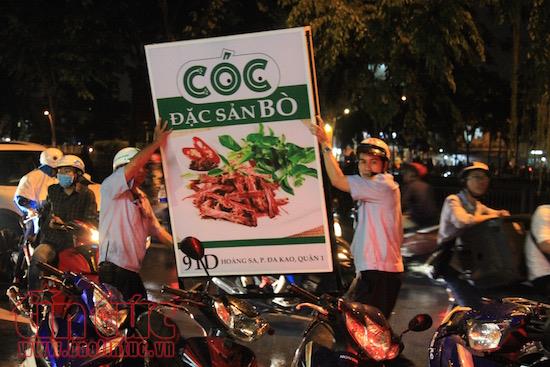 Lực lượng chức năng quận 1 tiếp tục xuống đường 'dọn' vỉa hè ảnh 5