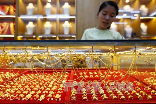 Mỹ - Triều 'nắn gân' nhau, giá vàng vọt lên mức cao nhất kể từ giữa tháng 6/2017 ảnh 1