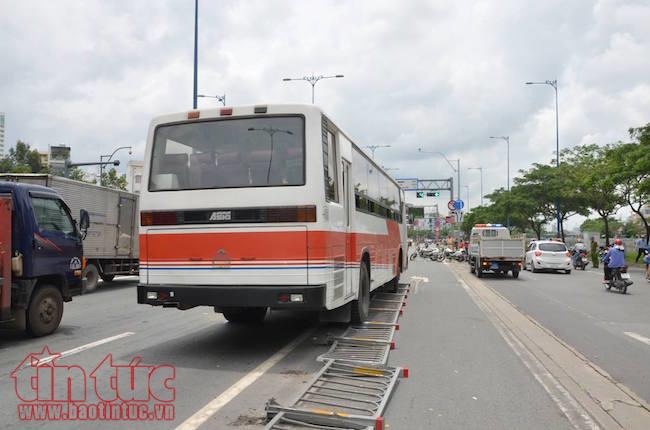 6 xe ô tô va chạm liên hoàn trên đại lộ Võ Văn Kiệt