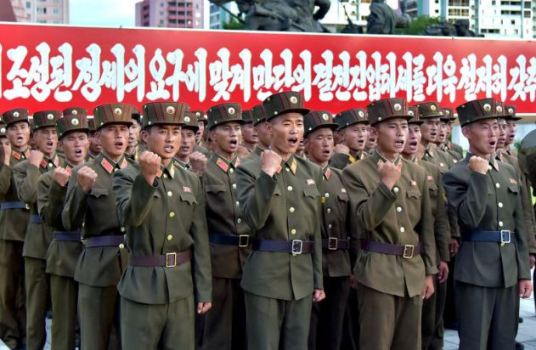 Tỷ lệ ủng hộ Tổng thống Trump thấp kỷ lục, người Mỹ chia rẽ về vấn đề Triều Tiên ảnh 2