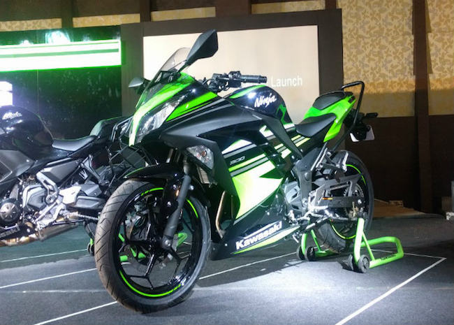 6 dòng xe mô tô côn tay 300cc có giá khoảng 150 triệu đồng ảnh 2