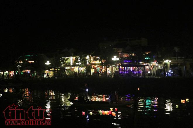 Lang thang phố cổ Hội An ảnh 14