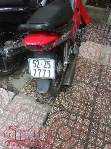 Tóm gọn tên cướp giật dây chuyền mặc trang phục bảo vệ ảnh 3