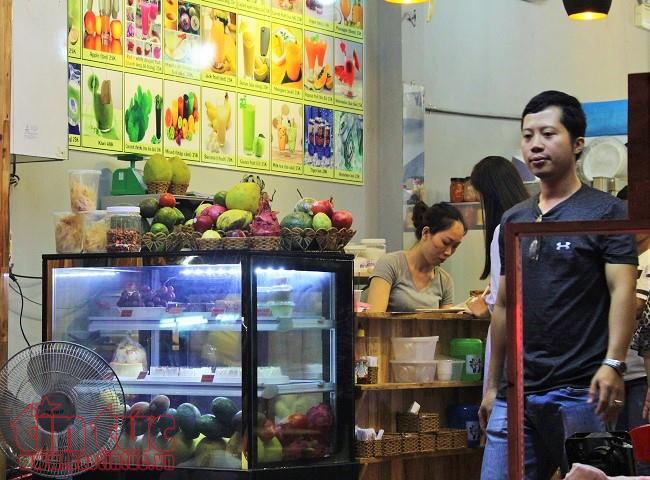 Nhộn nhịp 'phố Tây' Bùi Viện khi màn đêm buông xuống ảnh 6