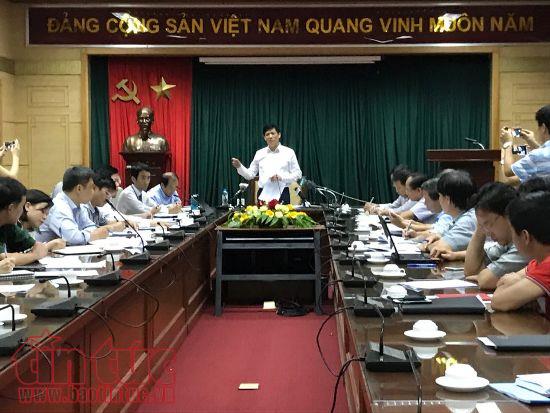 Thứ trưởng Bộ Y tế 'truy' vì sao phun hóa chất vẫn nhiều muỗi? ảnh 1