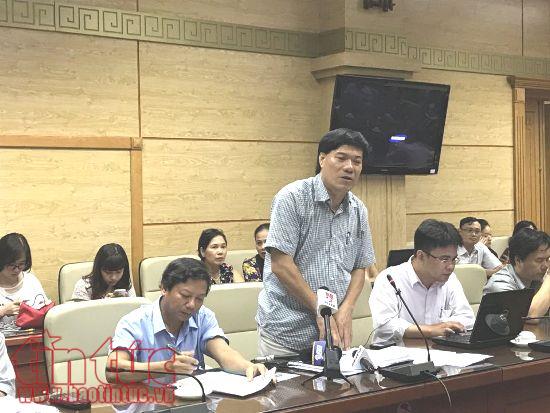 Thứ trưởng Bộ Y tế 'truy' vì sao phun hóa chất vẫn nhiều muỗi? ảnh 2