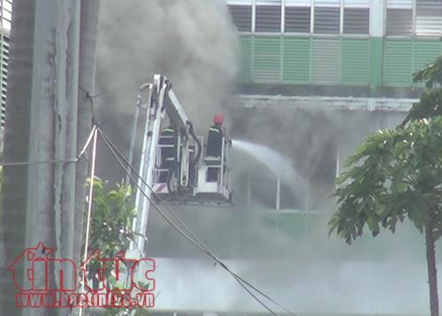 Cháy lớn ở công ty Pou Yuen thiêu rụi nhiều tài sản ảnh 2