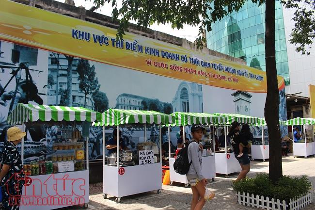 Khám phá phố hàng rong Nguyễn Văn Chiêm buổi đầu khai trương ảnh 1