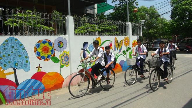 Hà Nội: Con đường 'bích họa' đầy sắc màu ở làng Đông Khê ảnh 11