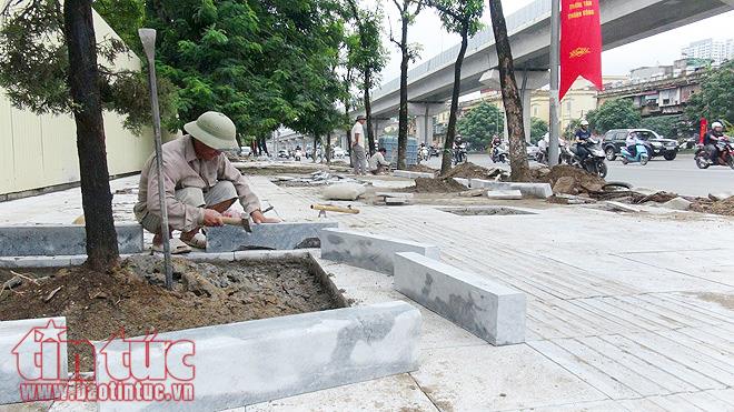 Hàng loạt vỉa hè Hà Nội được lát đá tự nhiên ảnh 2