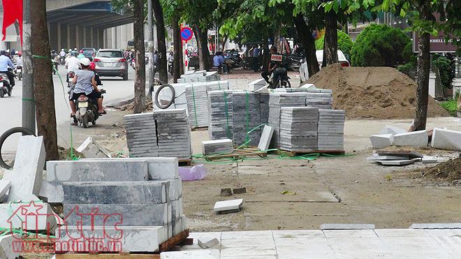 Hàng loạt vỉa hè Hà Nội được lát đá tự nhiên ảnh 4