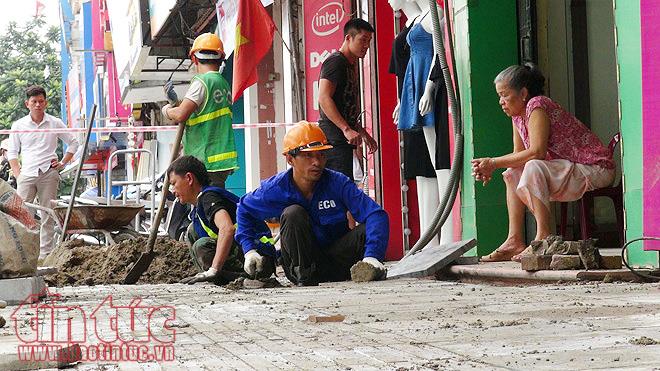 Hàng loạt vỉa hè Hà Nội được lát đá tự nhiên ảnh 10