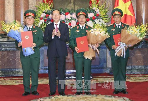 Chủ tịch nước trao Quyết định thăng quân hàm cho các sĩ quan cấp cao của Quân đội ảnh 1