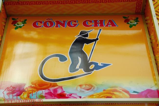 Người dân đổ về các chùa nguyện cầu mùa Vu lan báo hiếu ảnh 7
