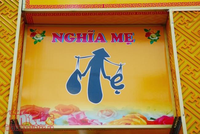 Người dân đổ về các chùa nguyện cầu mùa Vu lan báo hiếu ảnh 8