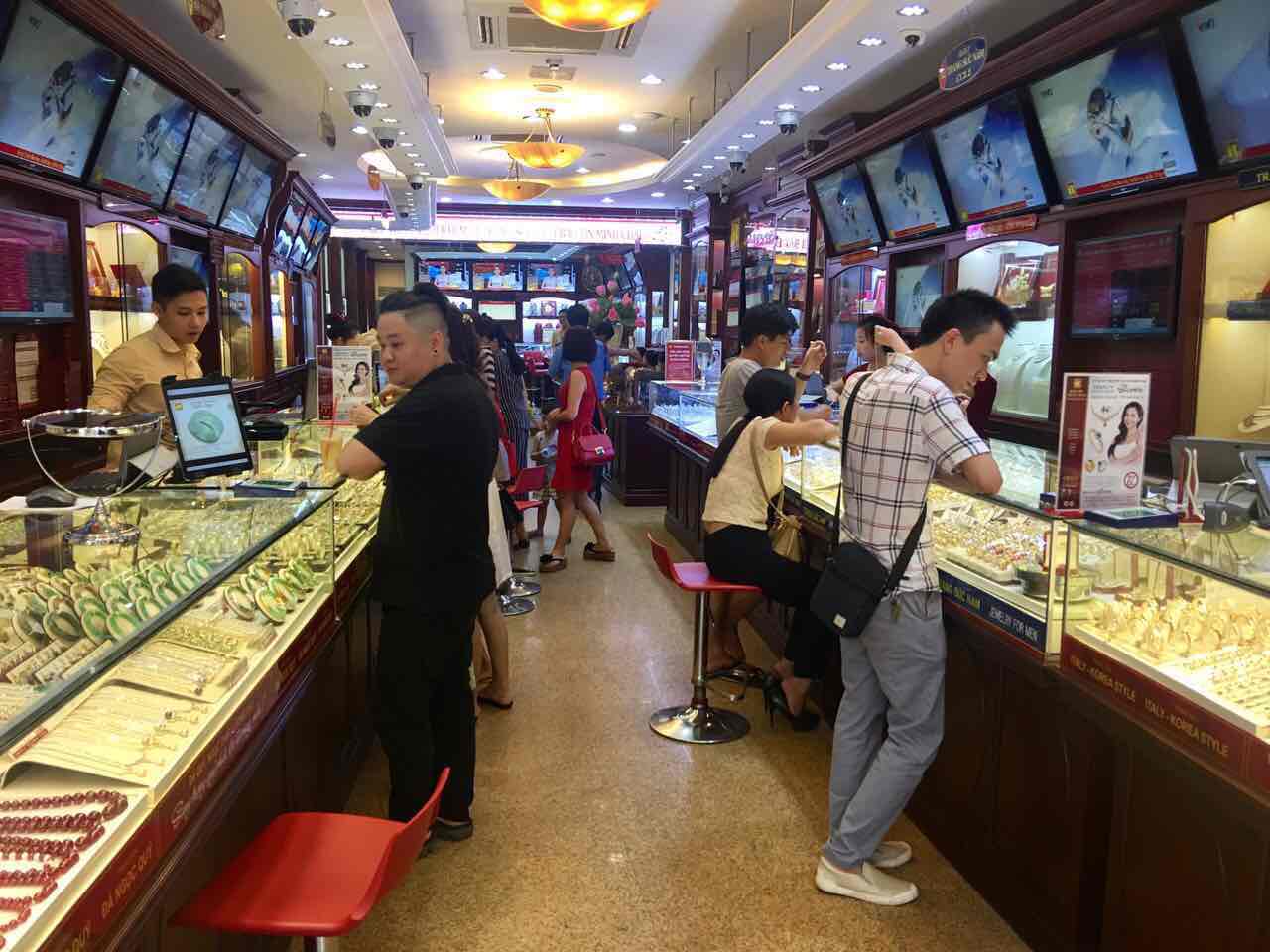 Giá vàng vượt ngưỡng 37 triệu đồng/lượng ảnh 1