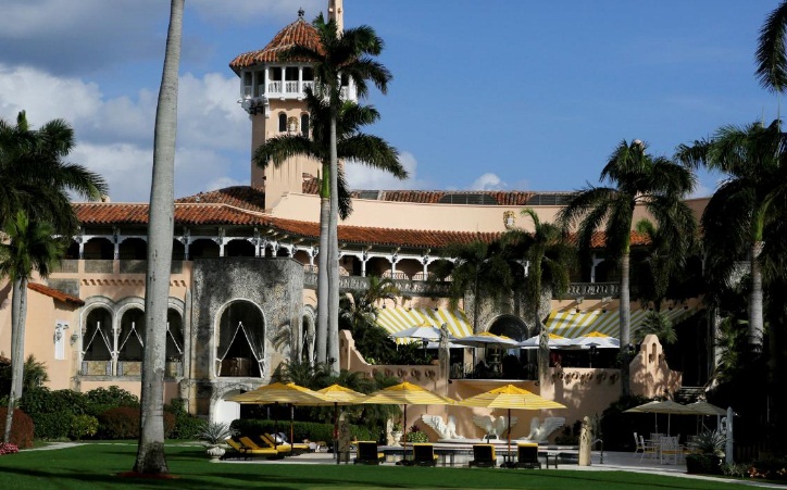 Siêu bão Irma đổ bộ: Một loạt dinh thự của ông Trump bị 'quái thú' đe dọa ảnh 1