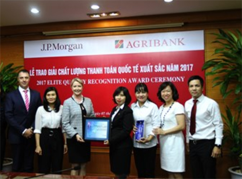 Agribank nhận giải thưởng 'Chất lượng thanh toán Quốc tế xuất sắc năm 2017' ảnh 1
