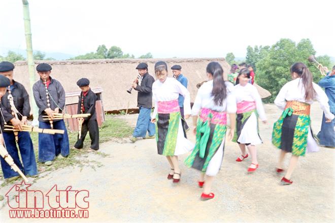 Lễ mừng nhà mới dân tộc Mông ảnh 11