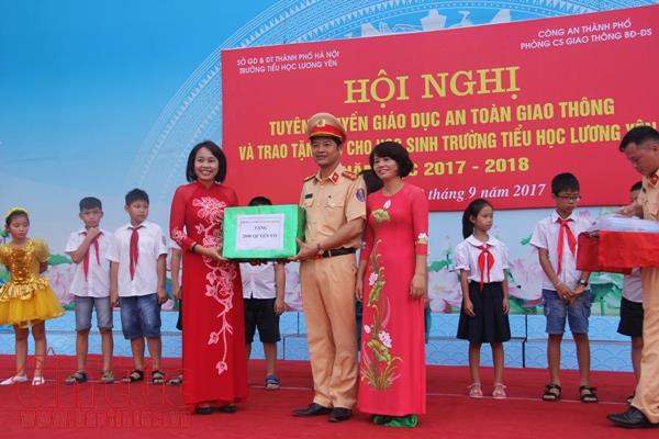 Tuyên truyền an toàn giao thông cho học sinh tiểu học từ đầu năm học mới ảnh 3