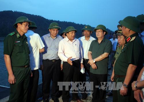 Phó Thủ tướng Trịnh Đình Dũng chỉ đạo ứng phó với bão số 10 tại miền Trung ảnh 4