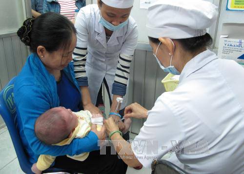 Thành phố Hồ Chí Minh: 'Cháy' vắc-xin 5 trong 1 ảnh 1