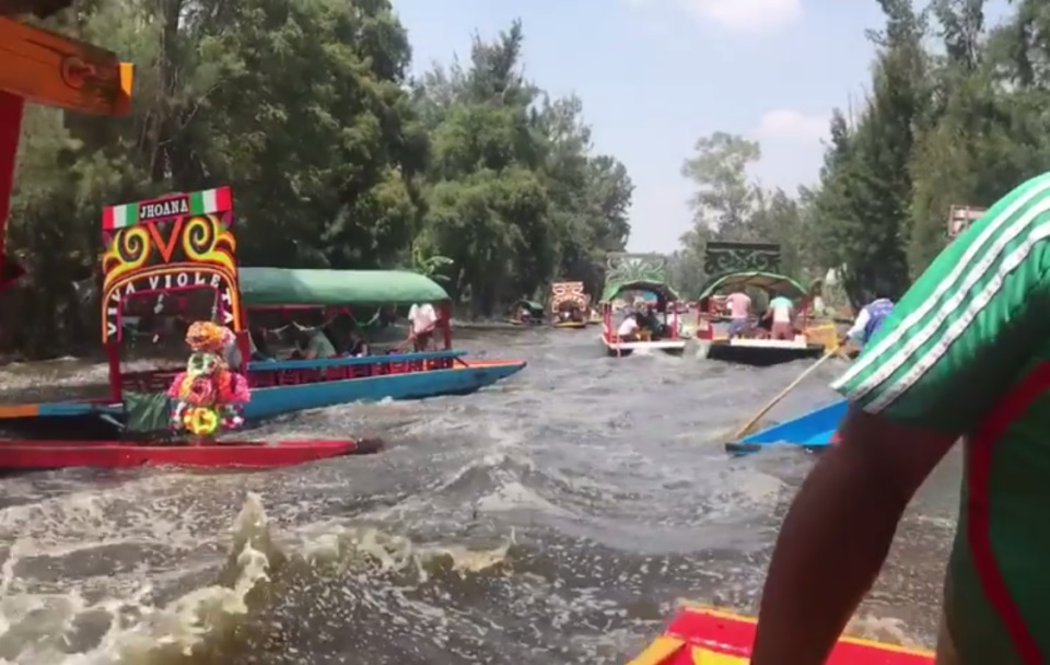 Du khách ‘khóc thét’ trên sông khi động đất xảy ra tại Mexico ảnh 1