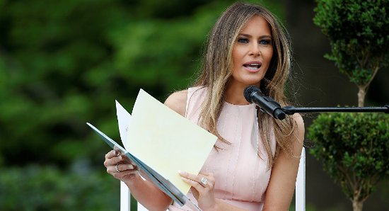 Đệ nhất Phu nhân Melania Trump sửa soạn công du nước ngoài một mình ảnh 1